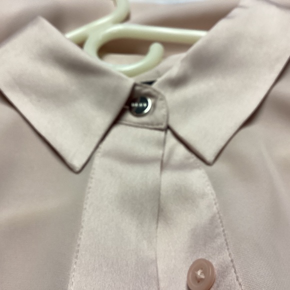 DKNY Elegant PINK  Blouse NEW. XTRA BUTTON.  SMALL - Picture 6 of 9